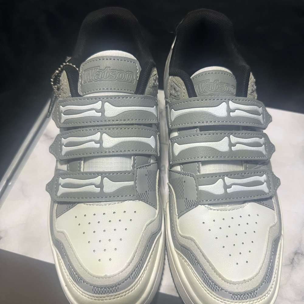 Watson Velcro Strap Sneakers in Gray and White New Size 5